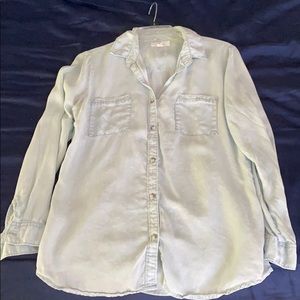 Thread and supply button up